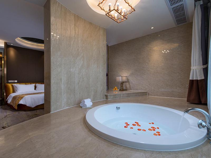 Vienna International Hotel Diecai Wanda High Speed ​​Rail Station Guilin Luaran gambar